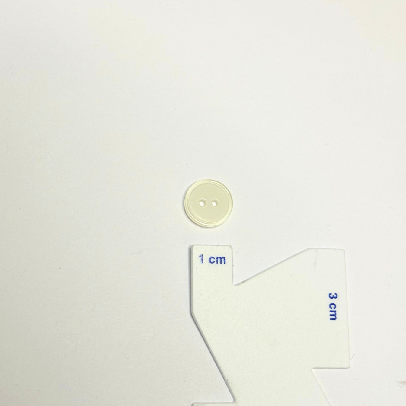 Knoop Plastic - Off White - 1cm